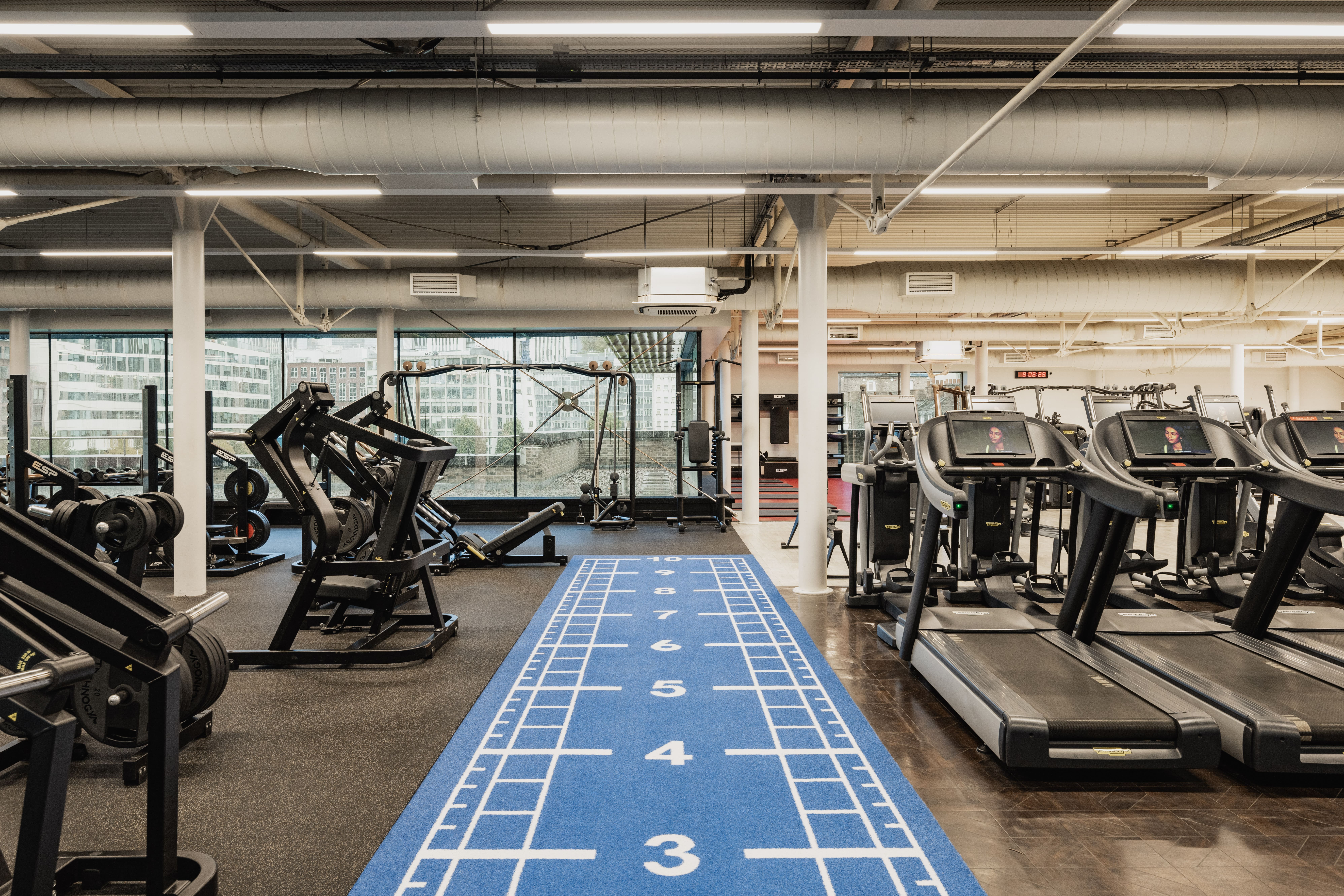 Virgin Active_Moorgate_gym floor_1